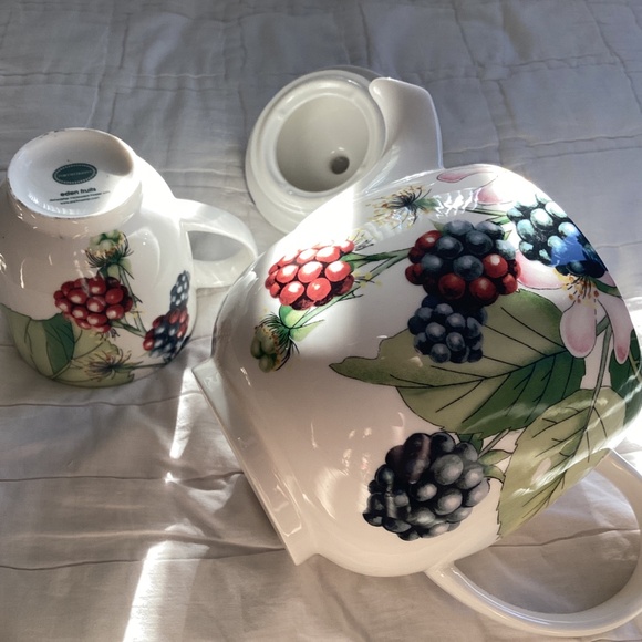 VINTAGE PORTMEIRION (DISCONTINUED PATTERN) EDEN FRUITS PORCELAIN TEAPOT AND MUG - Picture 10 of 11